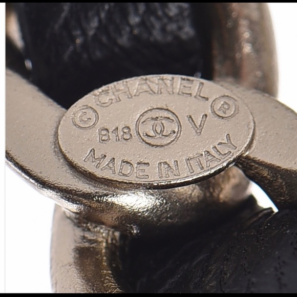 CHANEL BROOCH - Picture 5 of 9